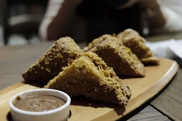 台北東區 spot taipei - 近敦化捷運站的小酒館美式餐廳