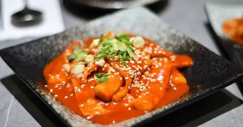 景洞1981台南中西區人氣韓式料理，品嚐經典美味，適合宵夜聚餐