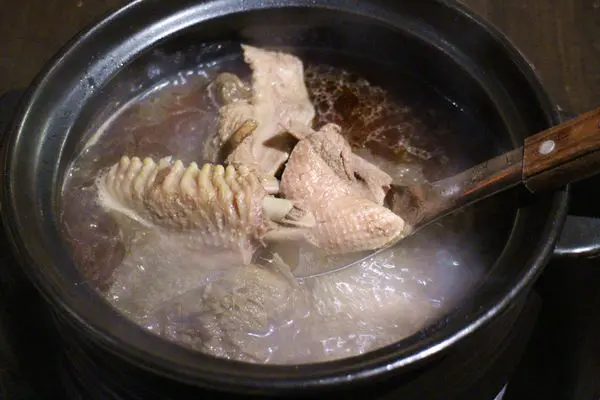 【台北市】新鮮紅蟳薑母鴨鍋物寒冬暖身好味-薑母六三