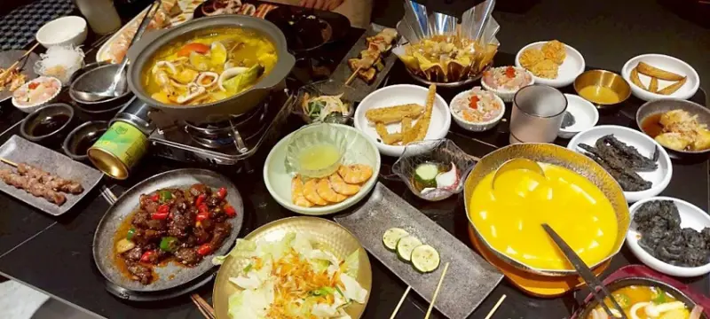 美食｜高雄美食推薦「這間串燒」，最Chill吃到飽 KTV，