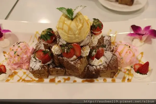 (文末有讀者優惠)台中后里|星月大地休閒景觀會館輕食咖啡廳用餐環境舒適提供特殊風味火鍋、定食、鬆餅還有蜜糖吐司!