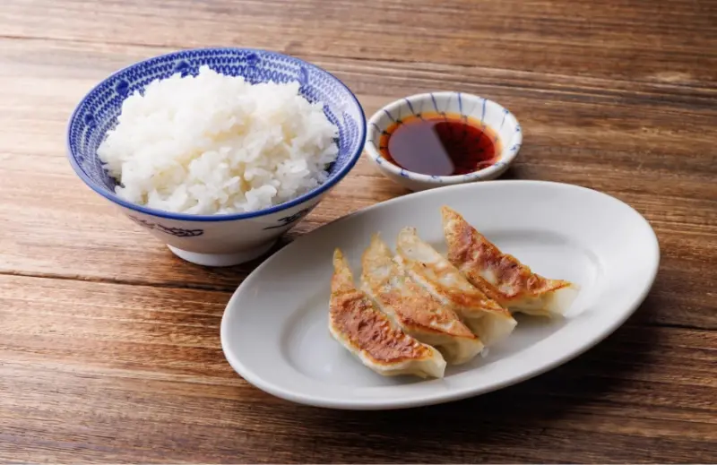 神戶西宮站超濃厚明太子拉麵「刻刻拉麵」新開幕，濃厚豚骨+辣味明太子絕配，神戶自由行想吃拉麵就選這家吧。