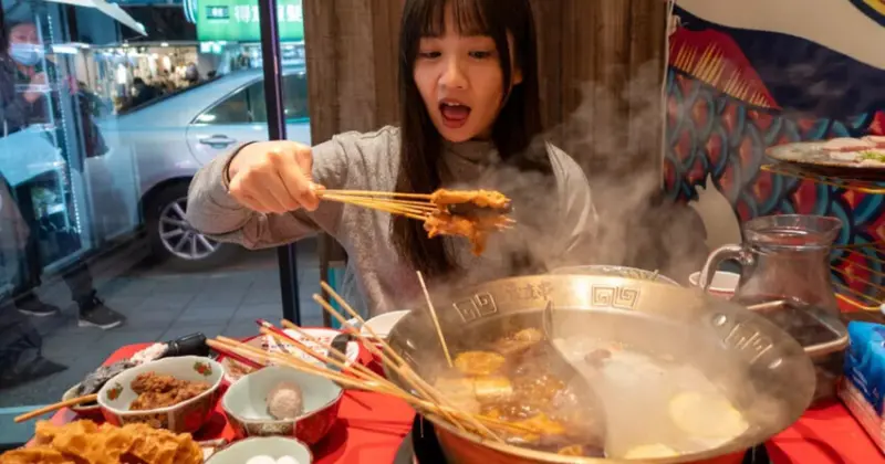 通化街美食推薦！壹直串麻辣鴛鴦串串火鍋、均一價12元超值體驗