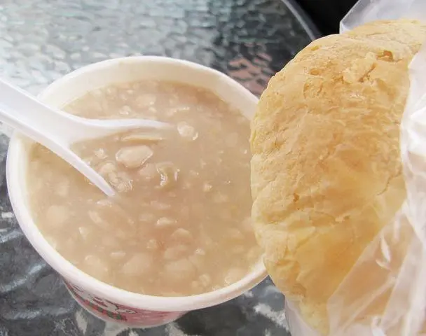 
永樂市場內古早味冰飲店~顏記甜湯、茂豐杏仁露
