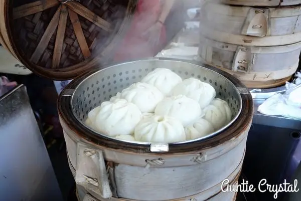 【台北美食推薦】妙口四神湯 肉包 四神湯料也太豐富 胖胖肉包味道甜甜也不差 迪化街人氣美食推薦！(大稻埕)