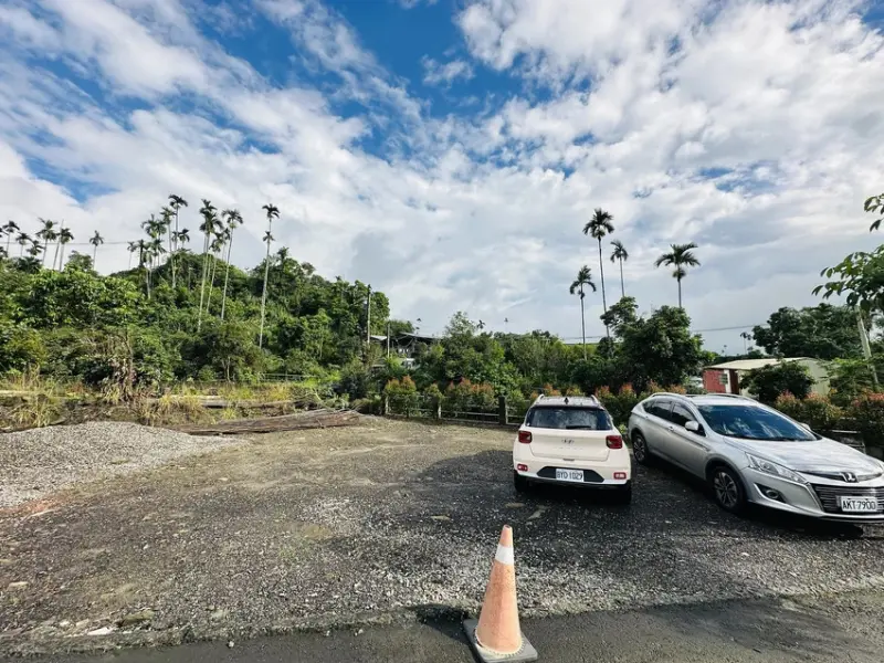 【行滿旅宿】嘉義竹崎親子包棟首選｜懷舊古玩、KTV嗨唱、煙火