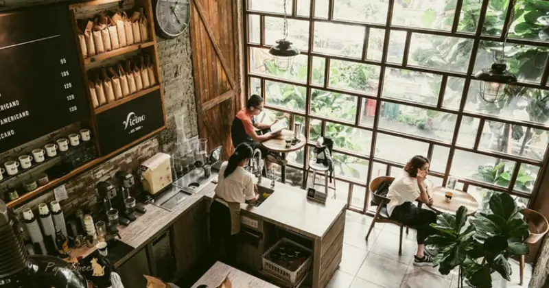 彰化員林不限時咖啡廳！右舍咖啡整棟綠植建築超好拍，員林必朝聖的人氣第一名店。