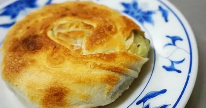 基隆今日早點蔥油餅，寶藏美食免排隊 。