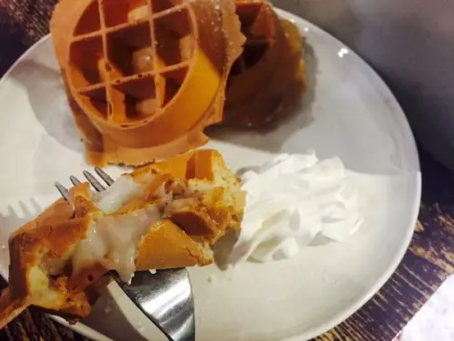 捷運西門站✿ CHO cafe✿ 隱藏在記憶旅店內的咖啡廳 麻糬鬆餅外脆內Q好好食!