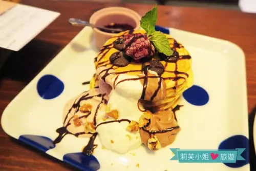 [美食] 台北 來自日本的UZNA OMOM杏桃鬆餅屋 (輕食/下午茶) (忠孝敦化站)