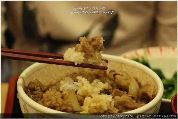 【台北中正食記】日本連鎖平價牛丼 - すき家 SUKIYA （古亭店）。吃牛丼不只吉野家可選擇了