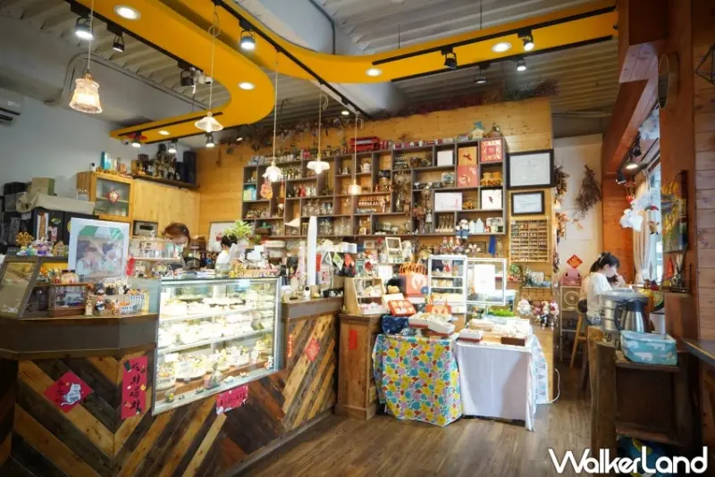 高評價台中烏日咖啡廳！FiMi後山小廚房 藍帶甜點師打造精緻甜點，芋泥香草千層必點。