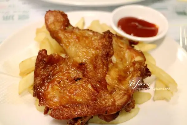 【南京三民站】萬芳冰室台北分店~香港元朗復古茶餐廳