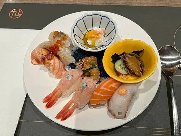 台北旭集和食集錦信義店~特色料理~豐富多樣~主打日式料理吃到飽~母親節快樂~捷運板南線巿政府站３號出口~