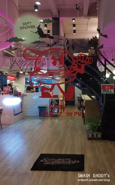 《泰國清邁自由行》Smash Daddy’s Burgers CNX│粉紅可愛風美式復古漢堡店