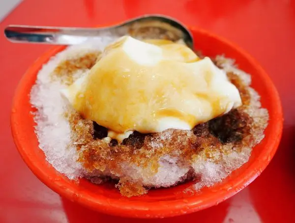 建北黑砂糖刨冰||豆花蓋冰、黑砂糖刨冰，沁涼消暑/建中黑砂糖刨冰/台北冰品/新北捷運板橋站(附價目表)