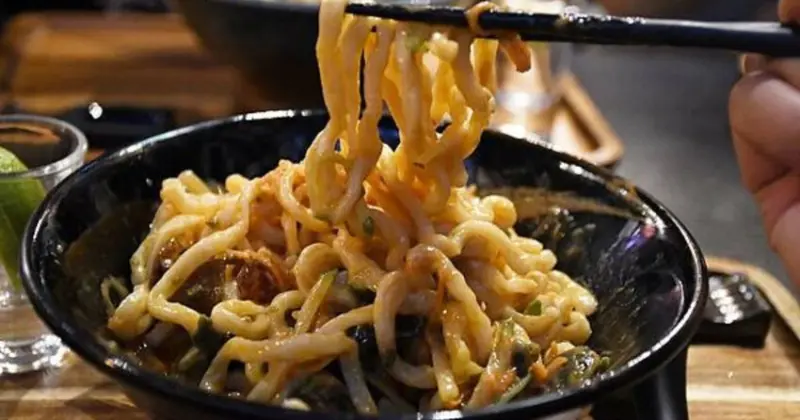 高雄隱藏版美食，吃貨食宴室，新崛江獨特小吃麵食，快來品嚐