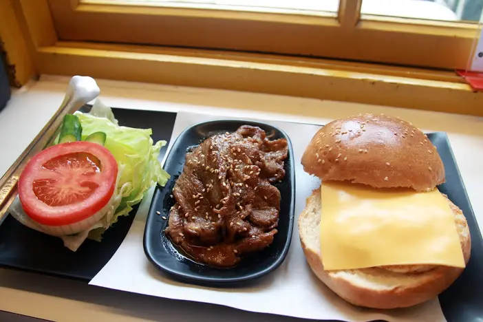 [台南/漢堡] 成大商圈美食 Yellow Bee 手創漢堡