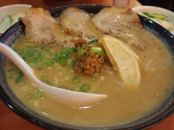 叉燒超犯規-旺味拉麵