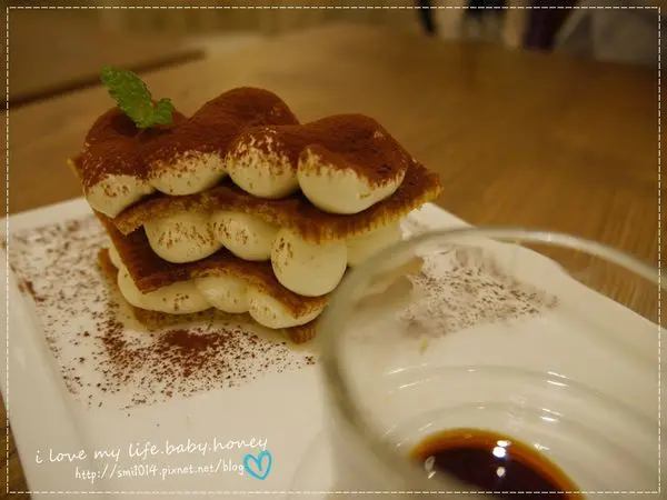 【美食】來自日本幸福夢幻的甜蜜滋味~經典蜂蜜生乳捲。提拉米蘇年輪。MONTEUR Cafe 夢甜屋(台北 捷運中山站)