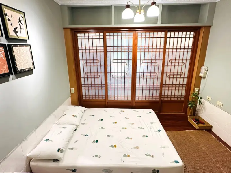 【行滿旅宿】嘉義竹崎親子包棟首選｜懷舊古玩、KTV嗨唱、煙火