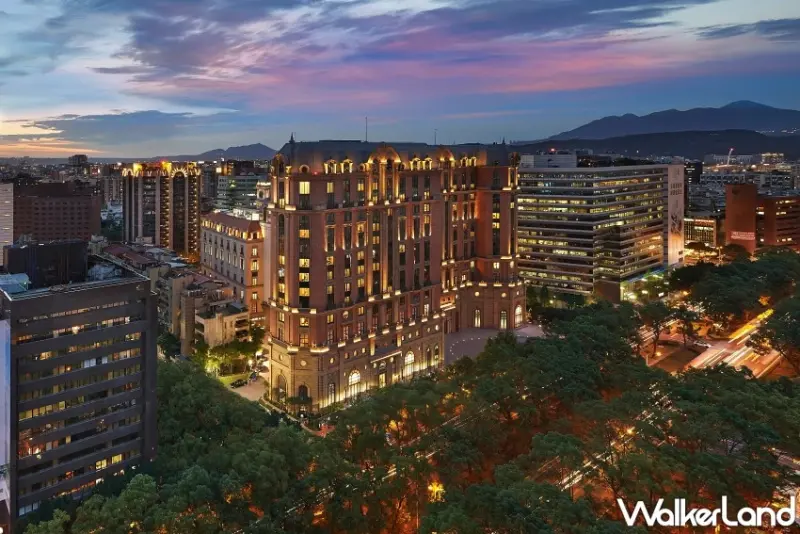 酒店界奧斯卡「米其林星鑰」首屆評選出爐！台北文華東方酒店以傳奇服務與奢華體驗，勇奪台灣首批一星鑰殊榮。