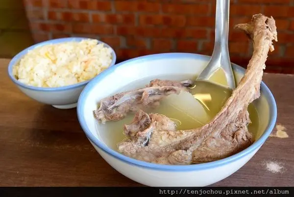 花花，甲飽沒【台北食記】灶頂高麗菜飯、原汁排骨湯 大橋頭古早味美食推薦