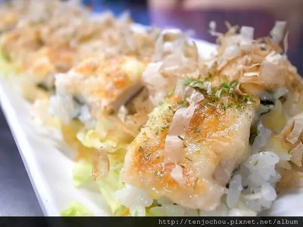 花花，甲飽沒【台北食記】三鱻食堂 大阪烤壽司平價大份量日本料理推薦 忠孝新生站台北科技大學美食