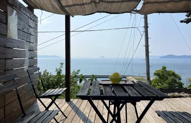 跟著海風與貓散步吧！山城漁村的石牆屋舍藏著一間間懷抱夢想的手作小屋「瀨戶內海新星島嶼－男木島」。