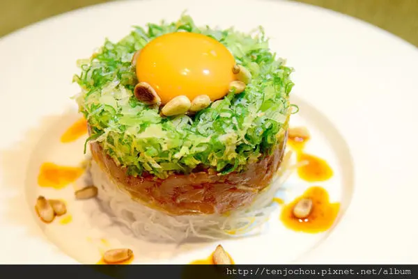 花花，甲飽沒【台北食記】花彘醺創作夜食清酒 隱身東區巷弄，饕客口耳相傳的低調創作居酒屋