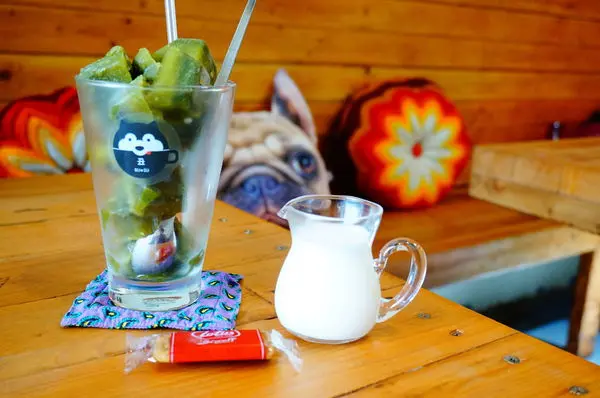 │食記│桃園大溪/丑咖啡BU-SU café✨大溪老街老宅咖啡│寵物友善咖啡│