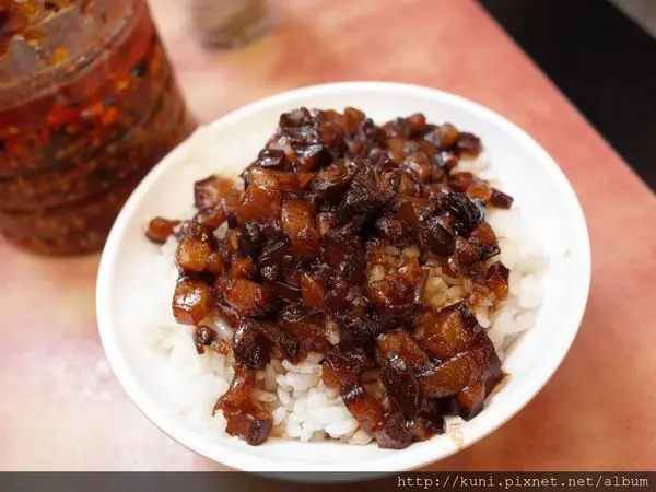 GR2日誌---小王清湯瓜仔肉：黑亮亮的炭燒香老滷汁