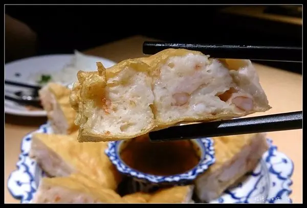 [食記]超厚月亮蝦餅果然招牌 - 桃園遠百．饗泰多Siam More 泰式風格餐廳