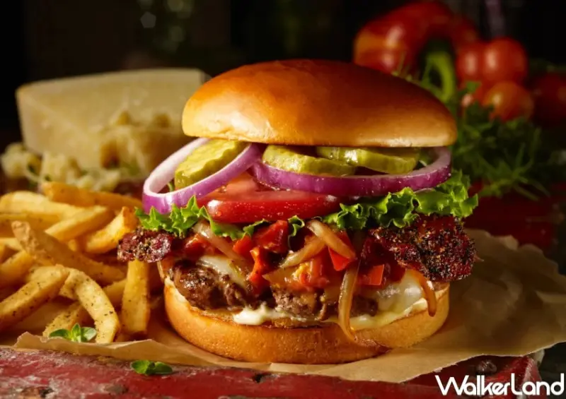 FRIDAYS豬肋排買一送一！堡包俱樂部新品免費吃，連假優惠肋排買一送一。