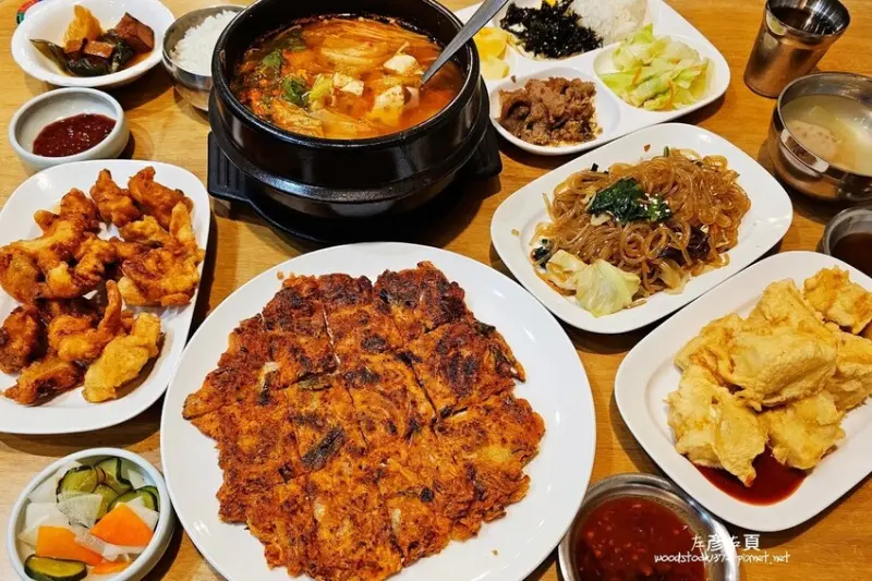 台南安平區《韓福館》韓式料理．葷素餐廳｜在地老字號 平價韓式料理｜菜單