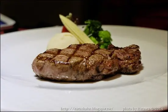 
【享食】台北捷運南京東路站 ☼ 沃克牛排（復興店）✦ 大驚艷如湯包般的菲力牛排！！
