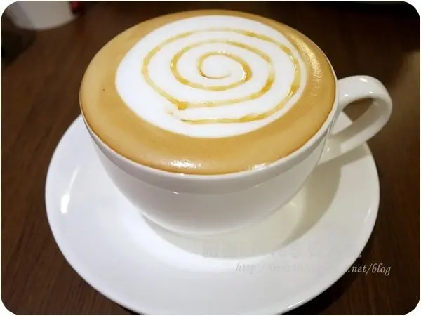 美食。餐廳│ 台北中山區 松江南京捷運站 Satoyama Café 里山咖啡 蜂蜜拿鐵極品喔！ ❤跟著Livia享受人生❤