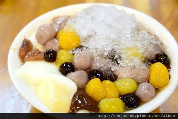 花花，甲飽沒【台北食記】傳統集美三色布丁 料好實在超好吃！在地人推薦的人氣甜品！