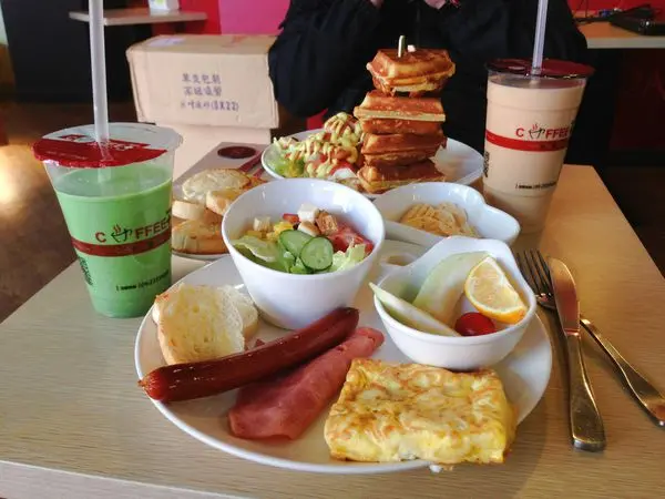 【台中】 百元早午餐咖啡家+  鬆餅塔太猛 (學士店)