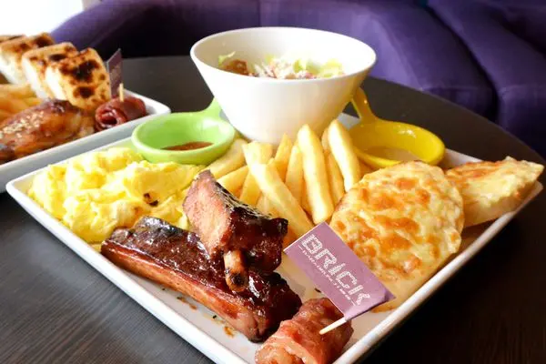 【台南中西區-食記】芯芯要去【Brick 磚塊】~在具歷史的五條港紅磚老屋享受美食.酒.還有氛圍