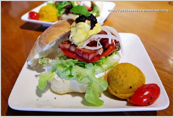 【台北】捷運台電大樓站/免費wifi/不收服務費/輕食/甜點「hi, 日楞 Ryou Cafe」想要發發楞？想要慢活的步調？歡迎來日楞吃早餐