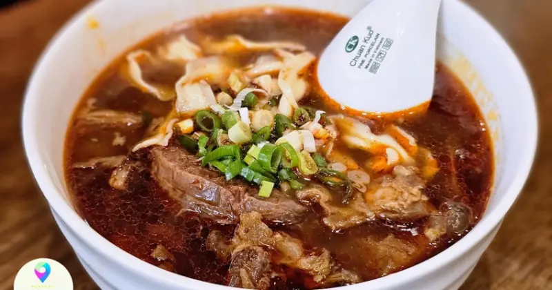 宜蘭羅東吾春牛肉麵，在地人激推，冰糖滷味配免費紅茶超值