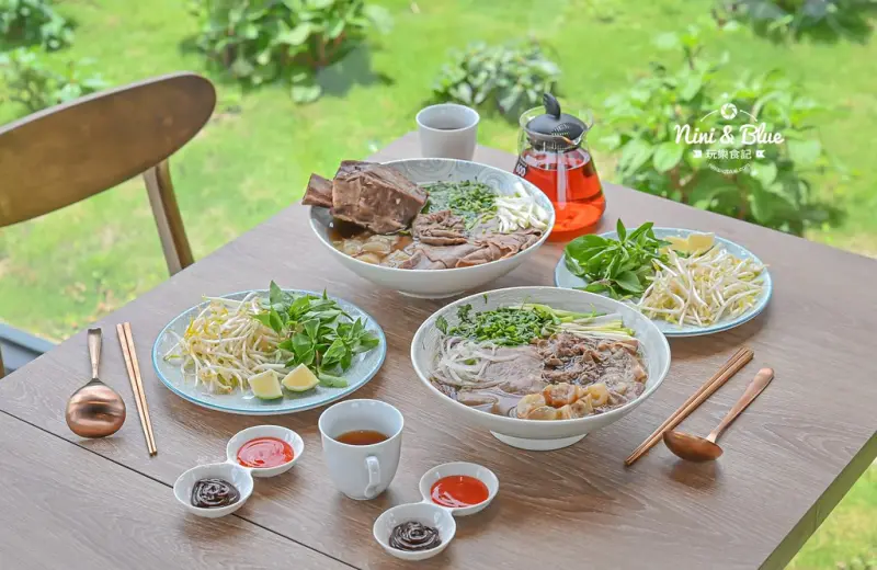 兩兄弟美式河粉，超狂牛肉湯頭濃郁到上癮！紅玉紅茶免費暢飲