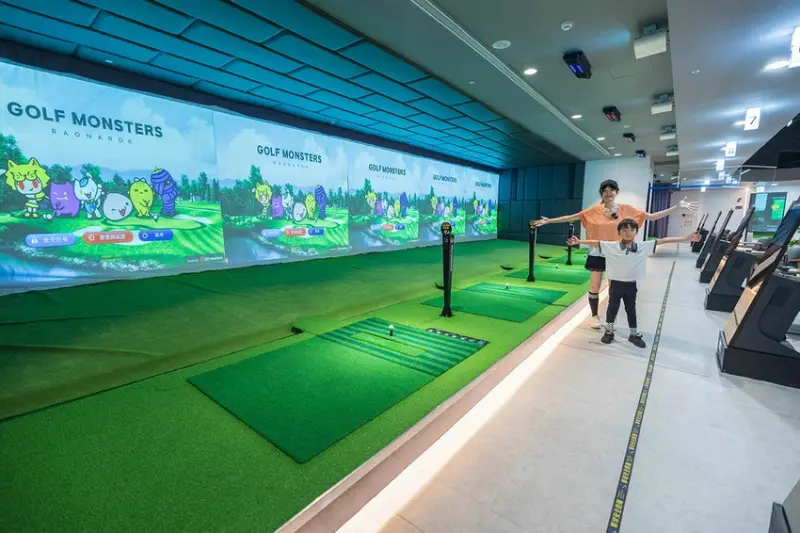 GOLF MONSTERS｜室內竟然也能打高爾夫！最新2025台北松山區景點推薦，聯誼、團建、商務聚會超時尚都會運動，不怕風吹雨淋的台北高爾夫球場推薦