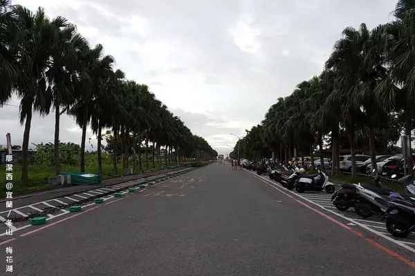 【宜蘭/冬山】到梅花湖騎腳踏車環湖遊覽-->天ㄟ咖啡喝下午茶吃鬆餅