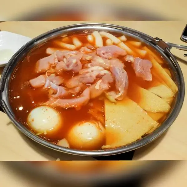 【台北信義．美食 】Tigertopoki泰一格 韓國年糕火鍋 ☆ 一鍋兩吃辣得過癮        
      