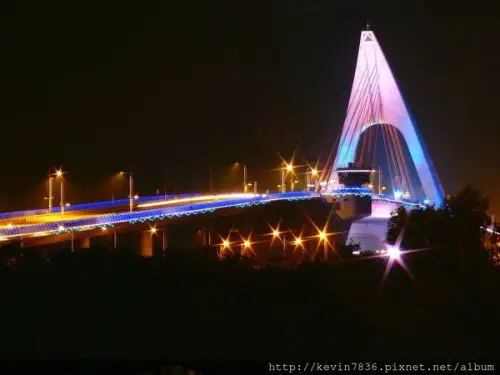 屏東.東港<細尾手作壽司>隱藏版美食料理,來吃美食還可以欣賞美麗大鵬灣跨海大橋喔!