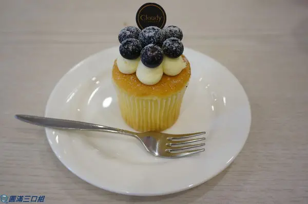【食記】高雄左營_克勞蒂杯子蛋糕@有著童話夢幻的少女風情 也有著親子同樂的大空間解放