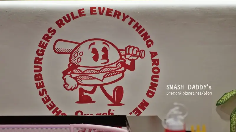 《泰國清邁自由行》Smash Daddy’s Burgers CNX│粉紅可愛風美式復古漢堡店
