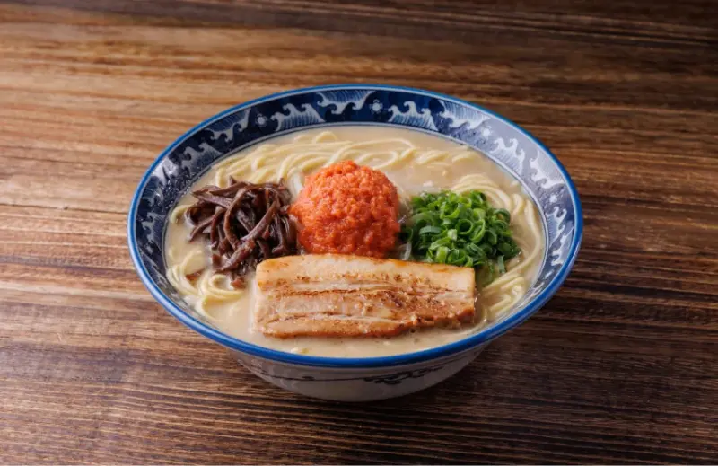 神戶西宮站超濃厚明太子拉麵「刻刻拉麵」新開幕，濃厚豚骨+辣味明太子絕配，神戶自由行想吃拉麵就選這家吧。